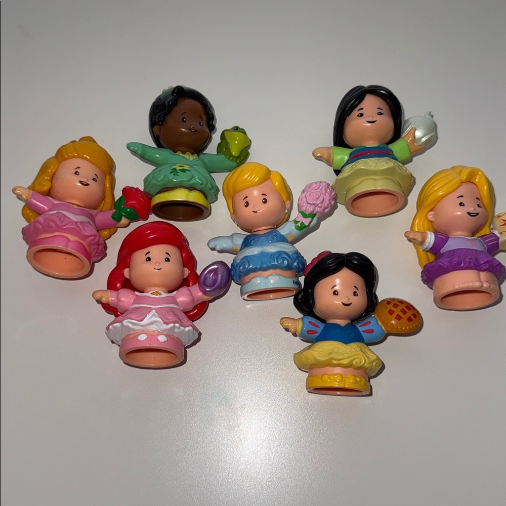 Fisher-Price Disney Princess Figurine Set- 7 Figures - Picture 2 of 10